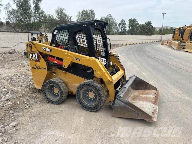 CAT 226D3 Lietoti riteņu kompaktiekrāvēji