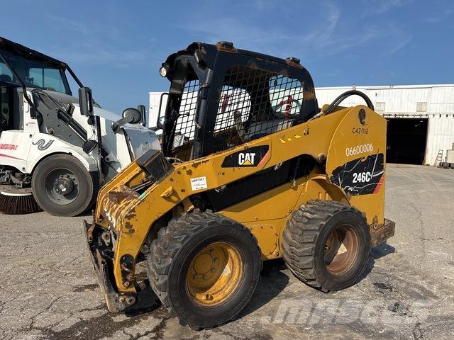 CAT 246C Lietoti riteņu kompaktiekrāvēji