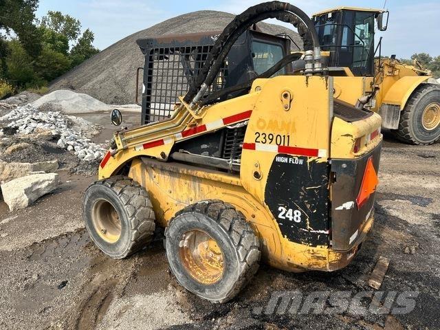 CAT 248 Lietoti riteņu kompaktiekrāvēji