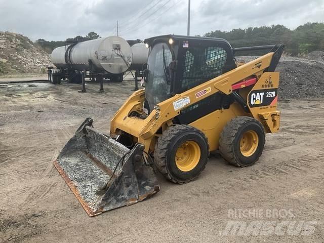 CAT 262D Lietoti riteņu kompaktiekrāvēji