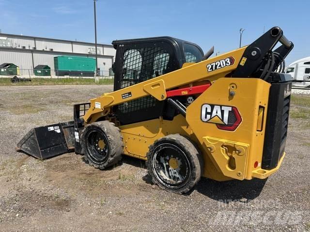 CAT 272D3 Lietoti riteņu kompaktiekrāvēji