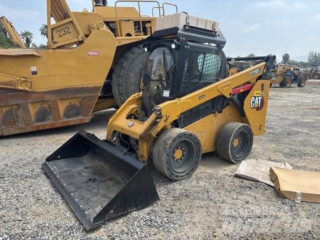 CAT 272D3 XE Lietoti riteņu kompaktiekrāvēji