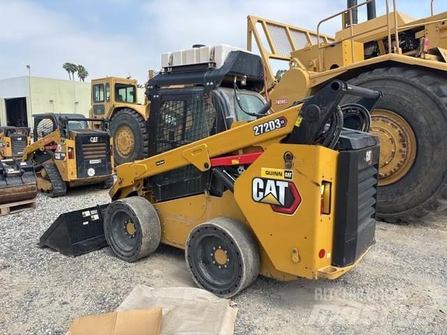CAT 272D3 XE Lietoti riteņu kompaktiekrāvēji
