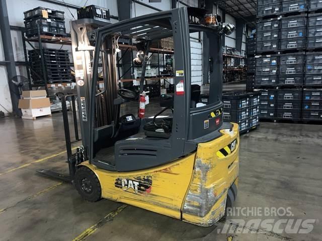 CAT 2ET3000 Elektriskie iekrāvēji