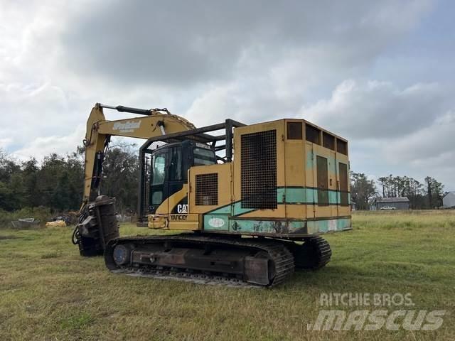 CAT 321D Kāpurķēžu ekskavatori