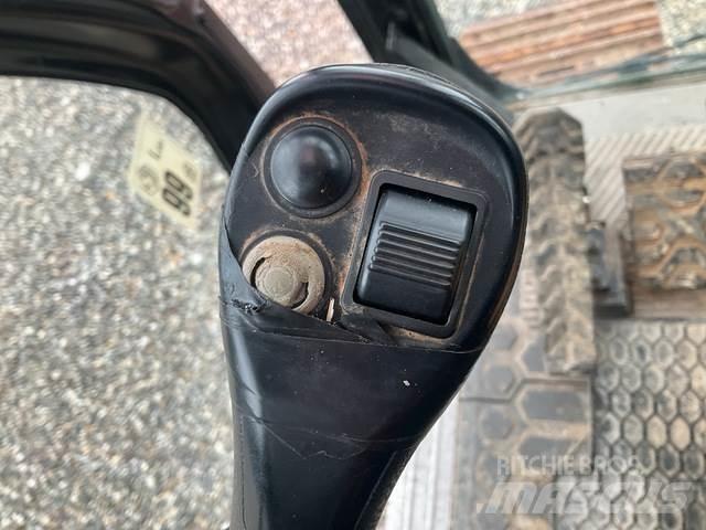 CAT 323 Kāpurķēžu ekskavatori