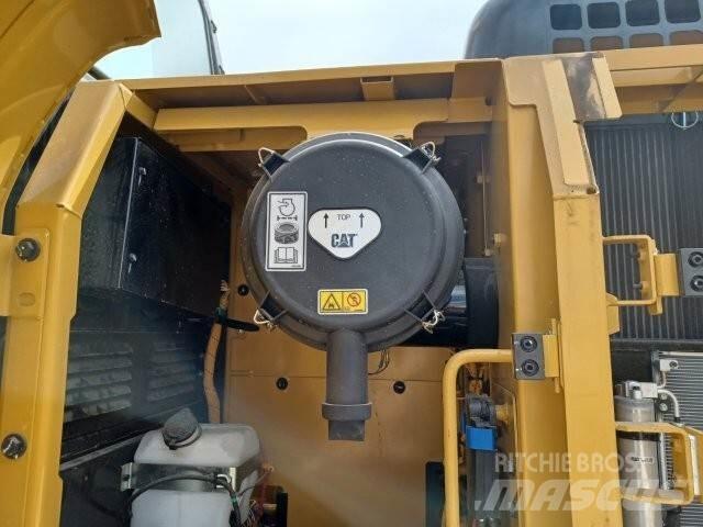 CAT 323D3 Kāpurķēžu ekskavatori