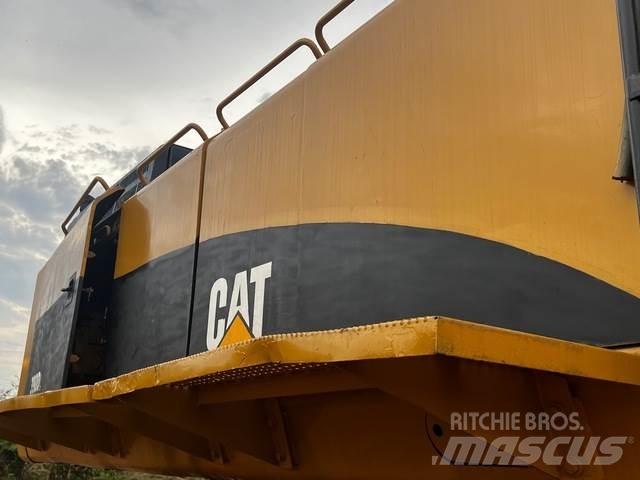 CAT 390DL Kāpurķēžu ekskavatori