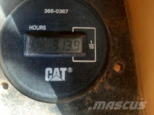 CAT 572G Cauruļvadu buldozeri