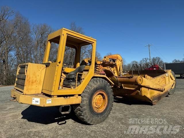 CAT 613B Skrēperi