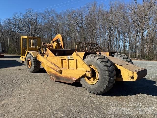 CAT 613B Skrēperi