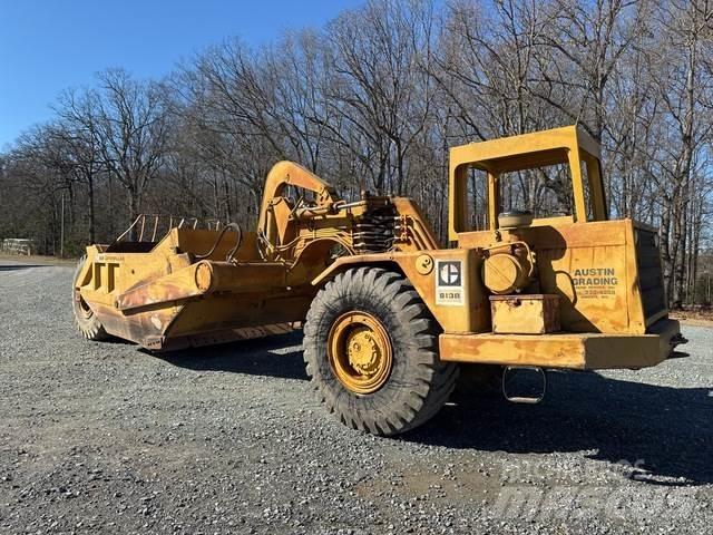 CAT 613B Skrēperi