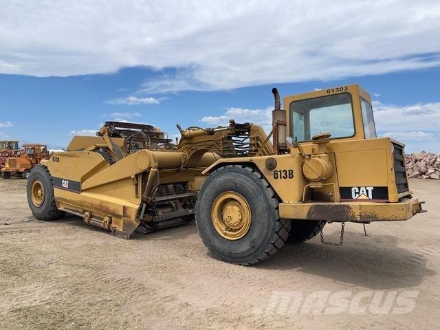 CAT 613B Skrēperi