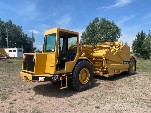 CAT 613B Skrēperi