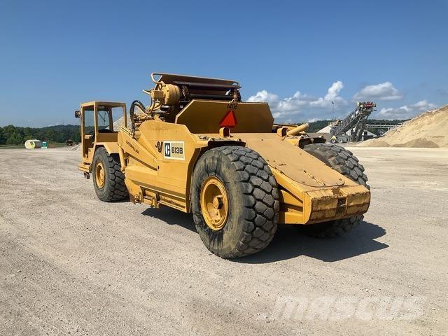 CAT 613B Skrēperi