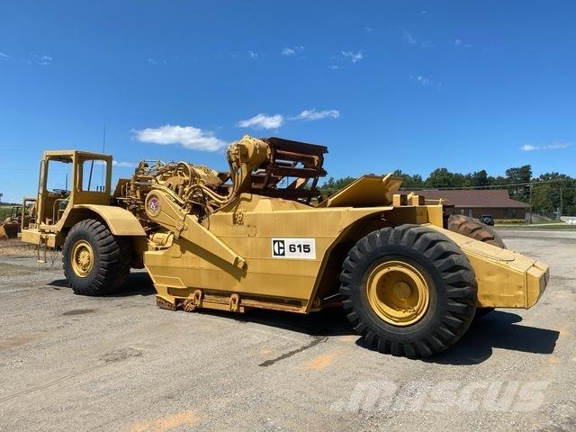 CAT 615 Skrēperi