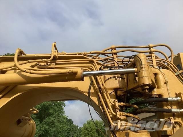 CAT 615C II Skrēperi