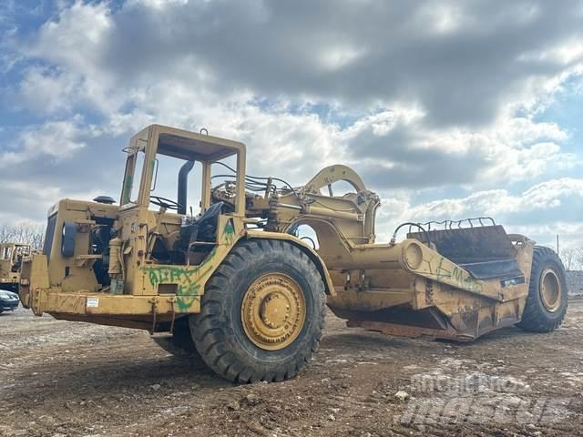 CAT 621 Skrēperi