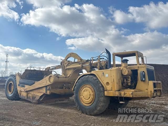 CAT 621 Skrēperi