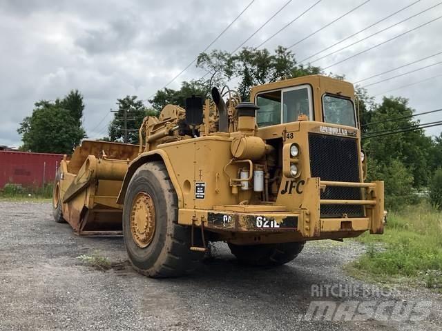 CAT 621B Skrēperi