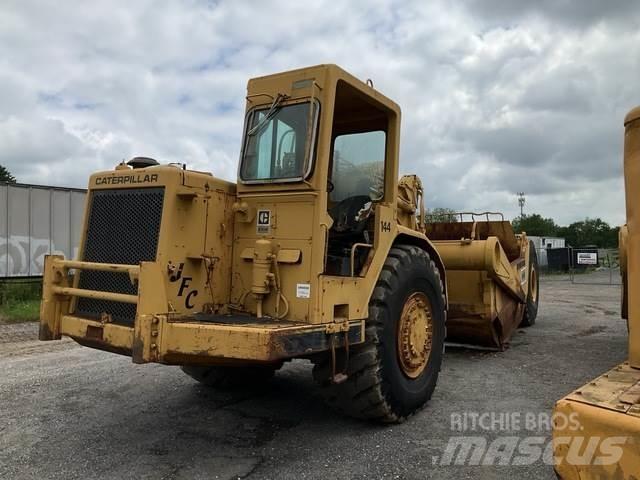 CAT 621B Skrēperi
