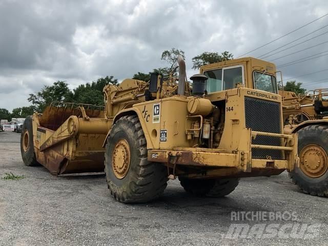 CAT 621B Skrēperi