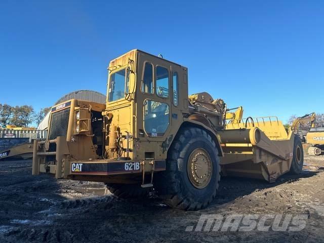 CAT 621B Skrēperi