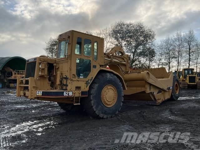 CAT 621B Skrēperi