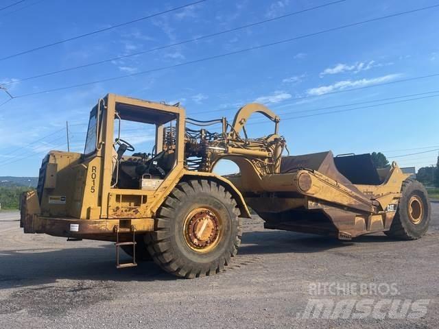 CAT 621F Skrēperi