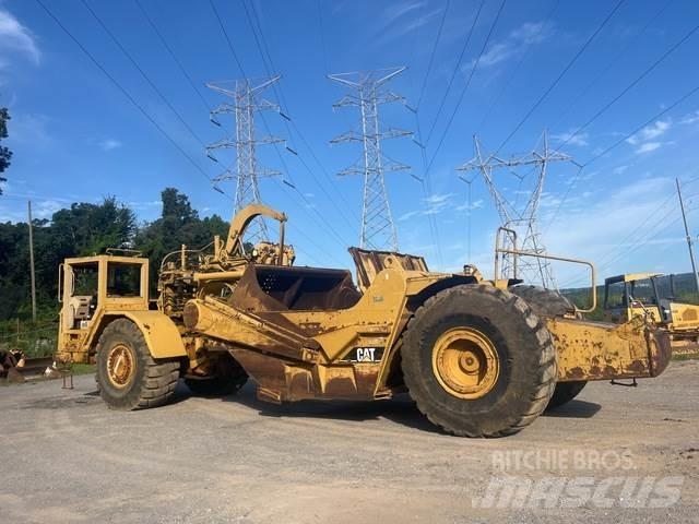 CAT 621F Skrēperi