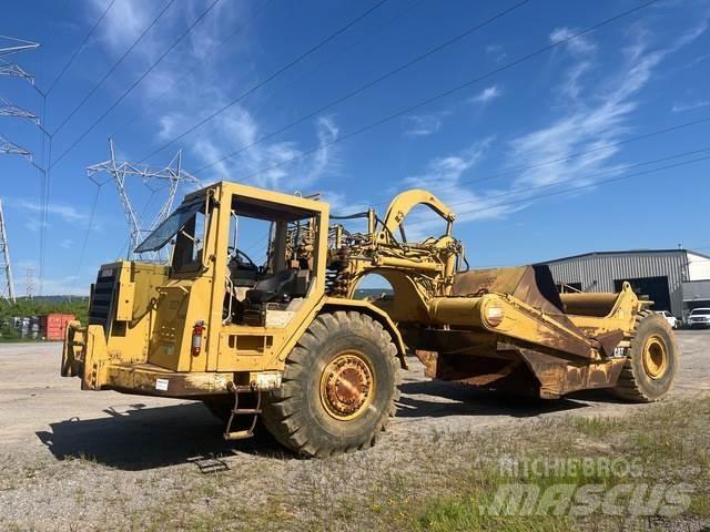 CAT 621F Skrēperi