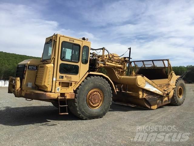 CAT 621G Skrēperi