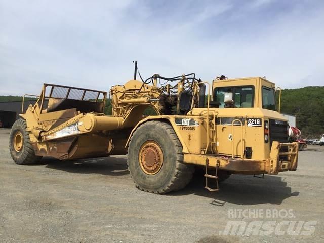 CAT 621G Skrēperi
