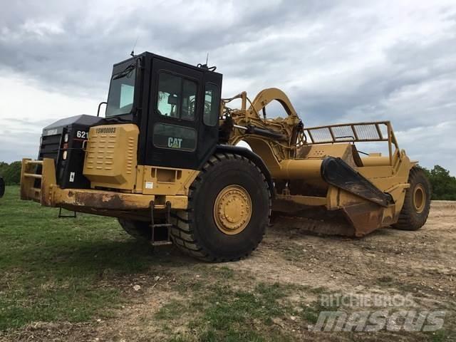 CAT 621G Skrēperi
