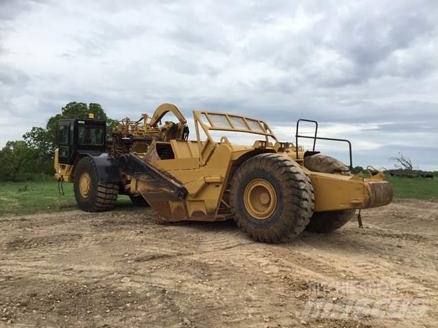 CAT 621G Skrēperi