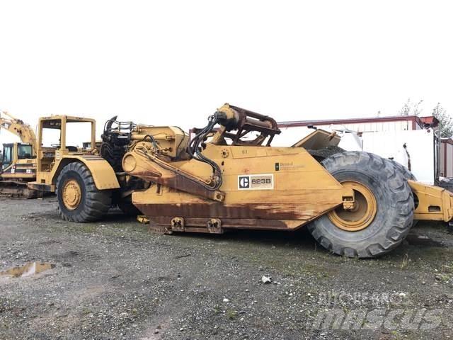CAT 623B Skrēperi