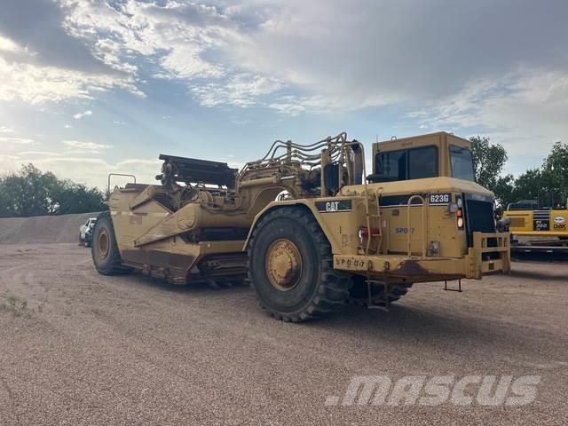 CAT 623G Skrēperi