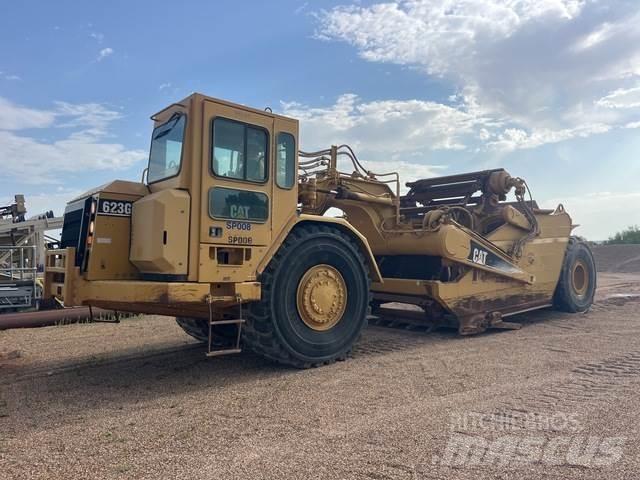 CAT 623G Skrēperi