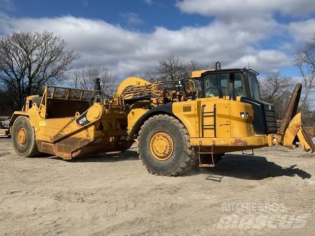 CAT 627H Skrēperi