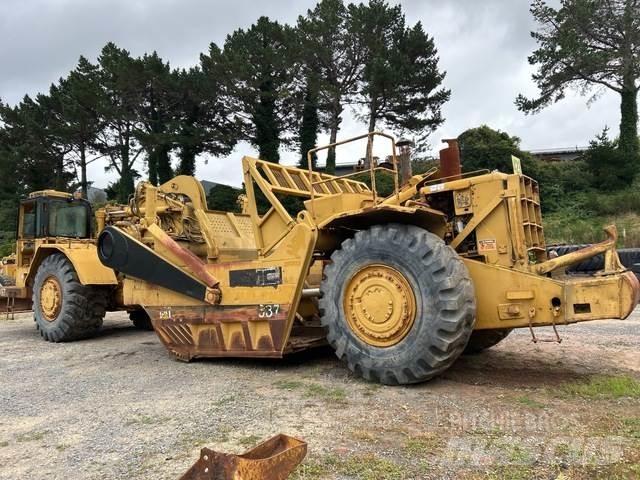 CAT 637D Skrēperi