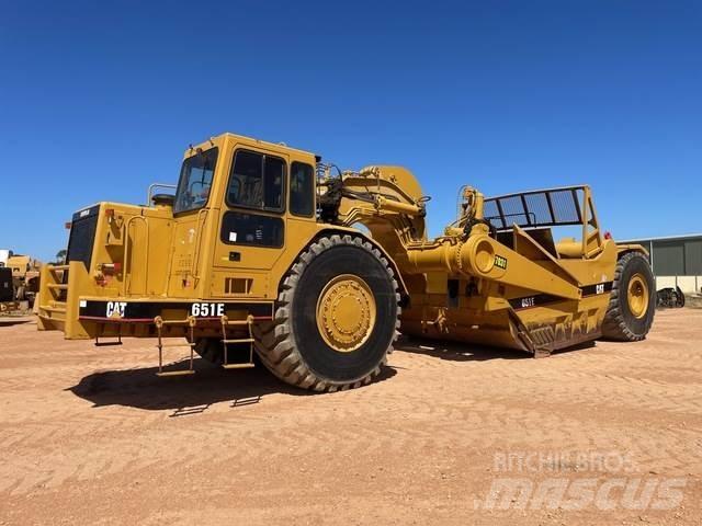 CAT 651E Skrēperi
