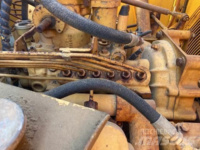 CAT 651E Skrēperi