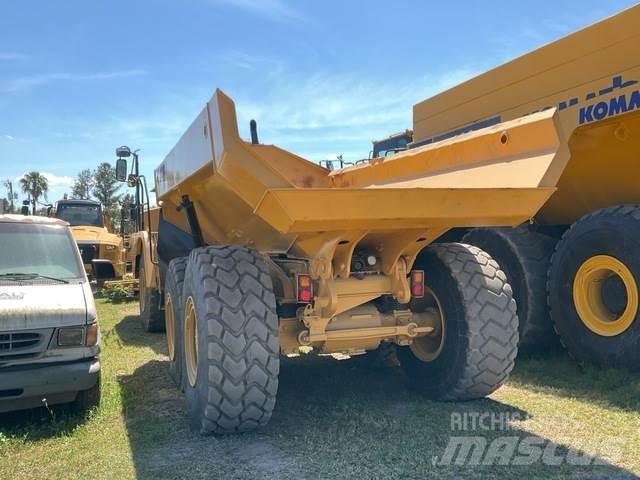 CAT 725C2 Artikulētie pašizgāzēji