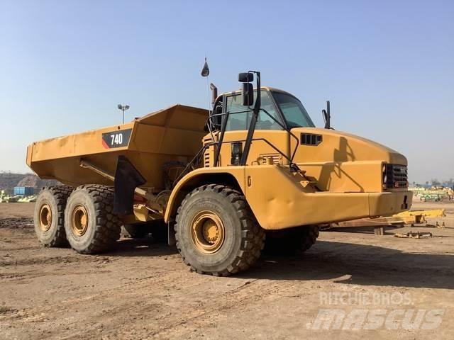 CAT 740 Artikulētie pašizgāzēji