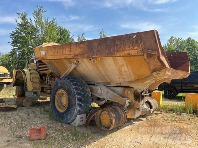 CAT 740 Artikulētie pašizgāzēji