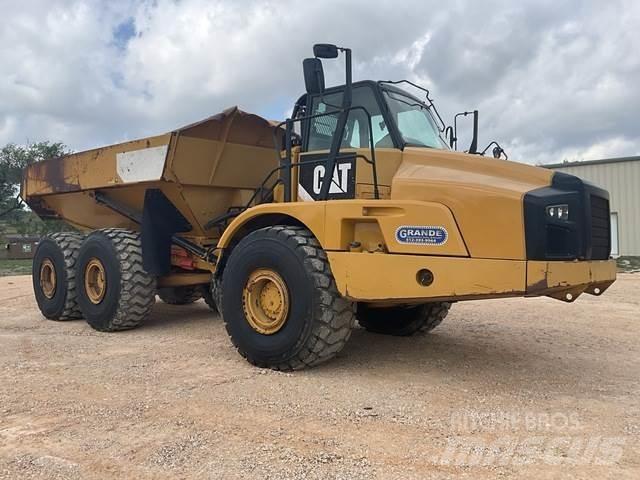 CAT 740B Artikulētie pašizgāzēji