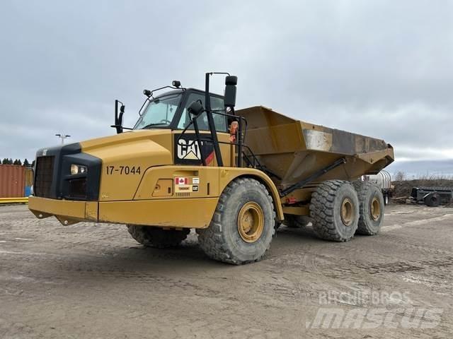 CAT 740B Artikulētie pašizgāzēji