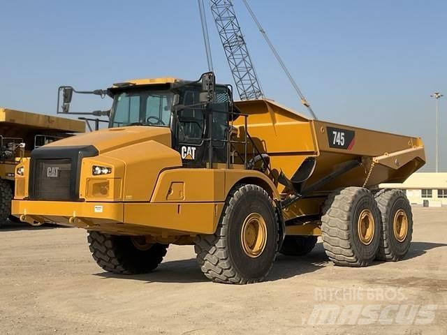 CAT 745 Artikulētie pašizgāzēji