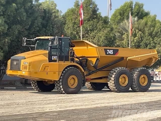 CAT 745 Artikulētie pašizgāzēji