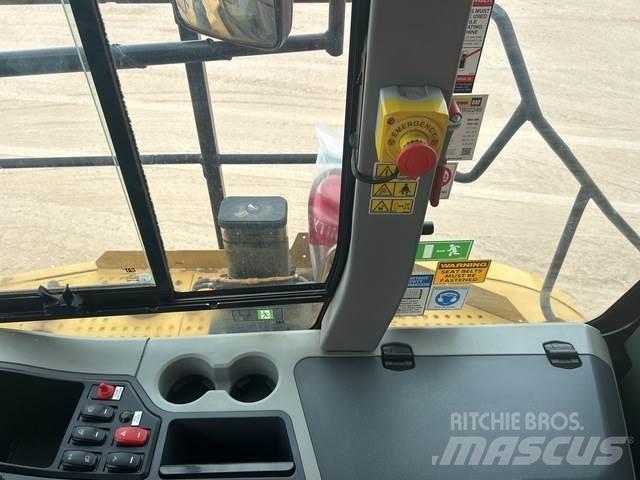 CAT 745 Artikulētie pašizgāzēji